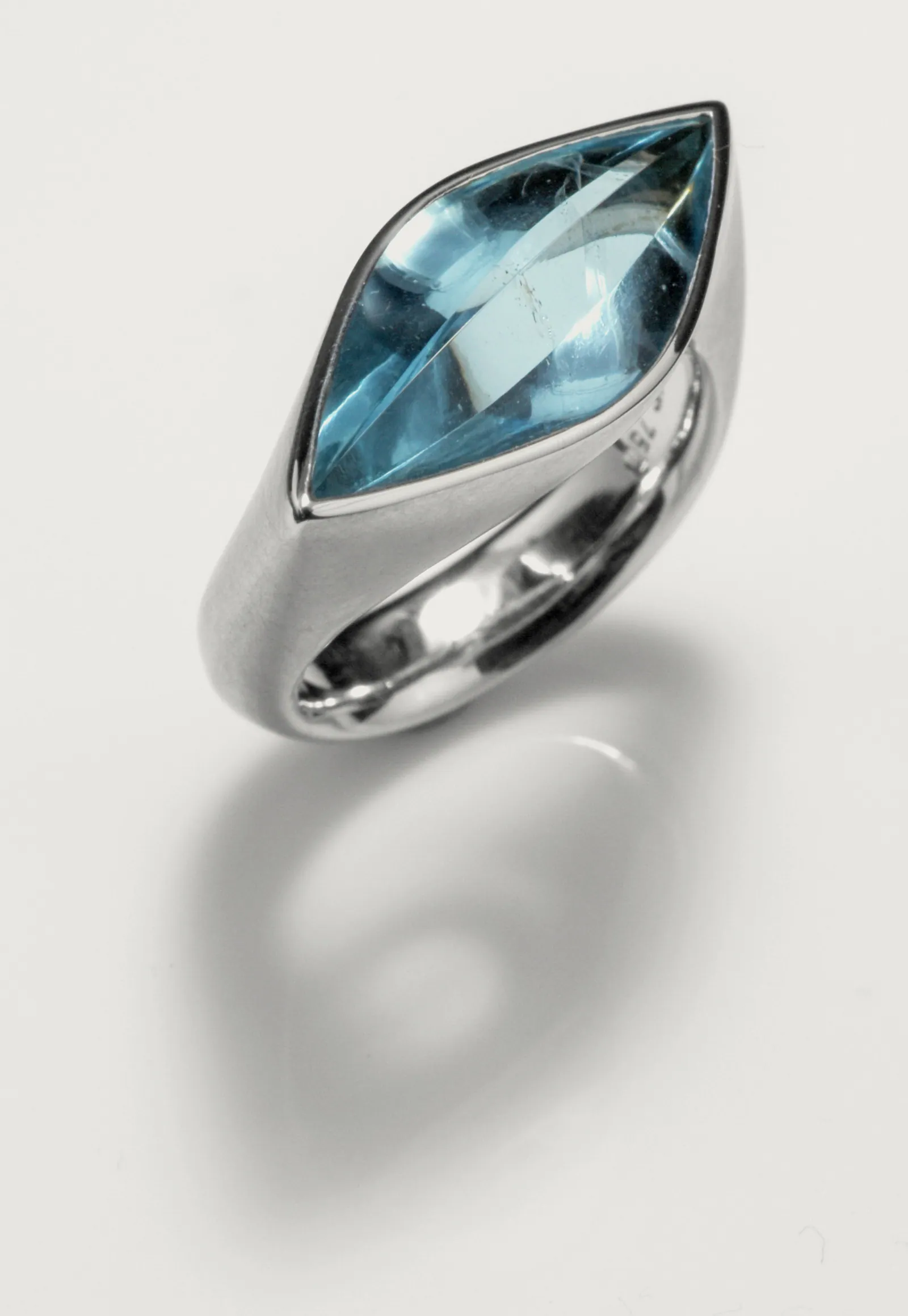 Aquamarin Navette, Ansicht 3